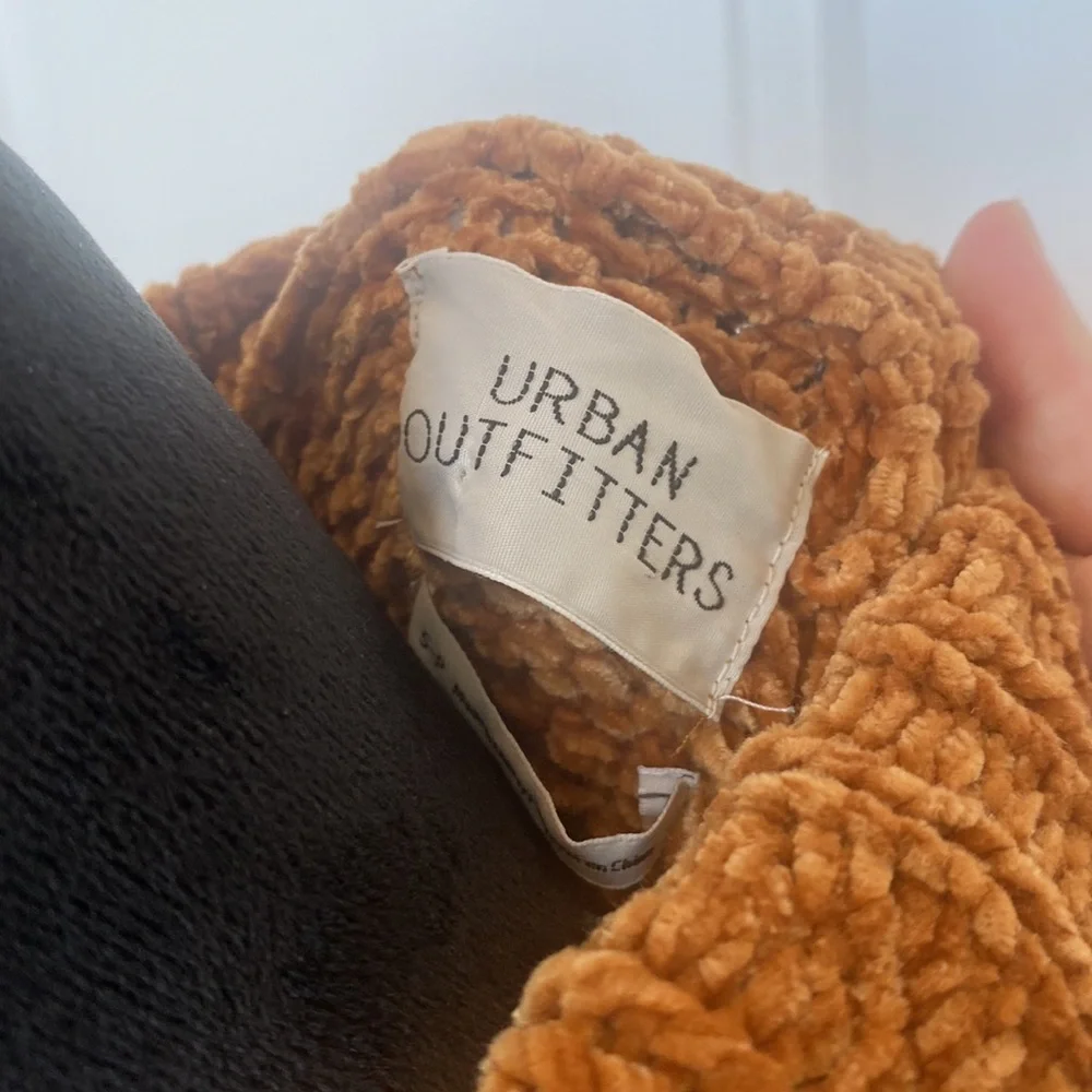 Urban Outfitters Chunky Knit Shabby Chic Pumpkin Color Cropped Sweater